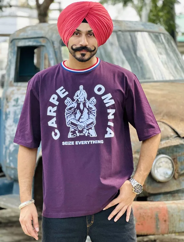 Carpe_Omnia_T-Shirt_|_Purple
