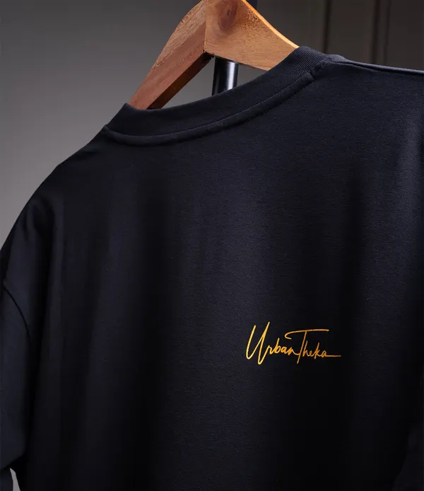 Carpe_Omnia_Black_T-Shirt