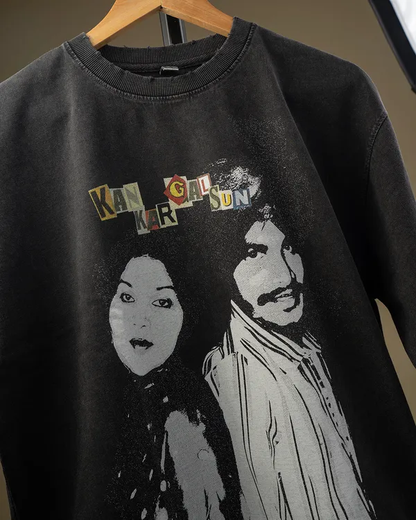 Chamkila_Kan_Kar_Gal_Sun_T-Shirt