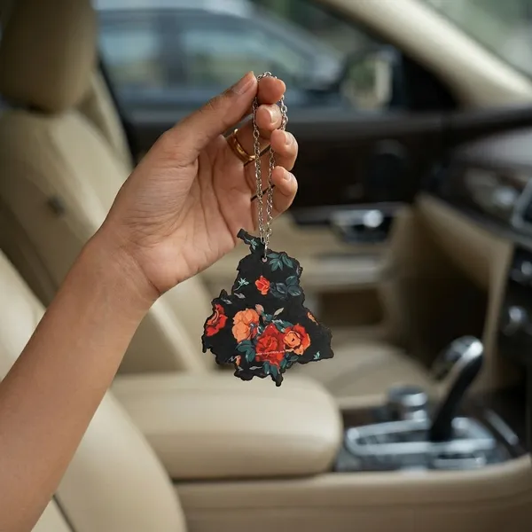 Khirda_Punjab_Car_Hanging
