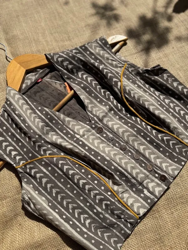 Grey_Dabu_Sleeveless_Readymade_Cotton_Blouses