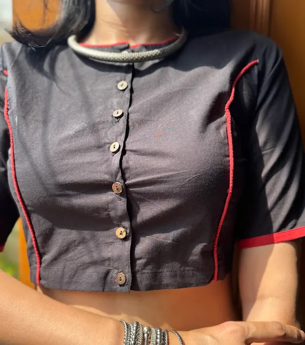 Black_Plain_Princess_cut_Readymade_Cotton_Blouses_with_Red_Piping