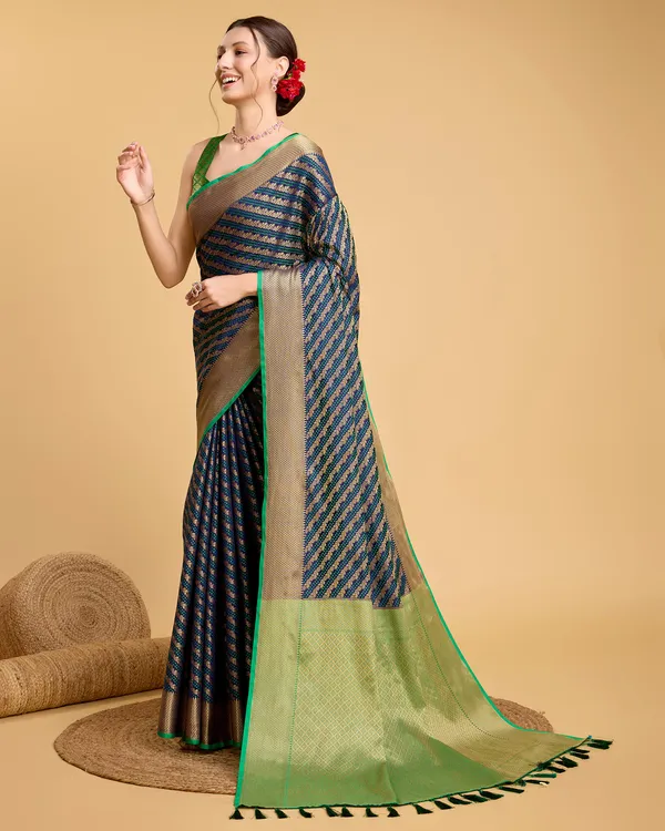 Tantvi_Green_Grandeur_Banarsi_Silk_Jacquard_Saree