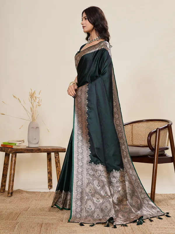 Tantvi_Emerald__Majesty_Silk_Satin_Saree