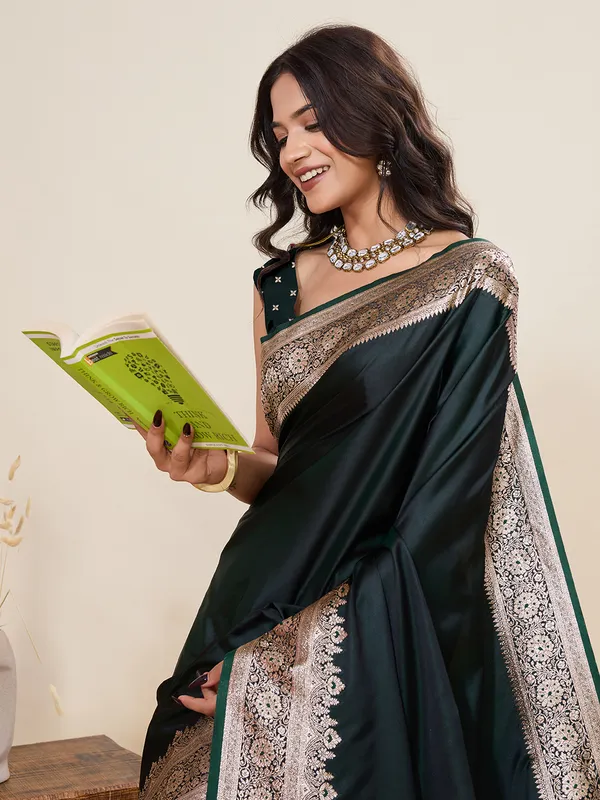 Tantvi_Emerald__Majesty_Silk_Satin_Saree