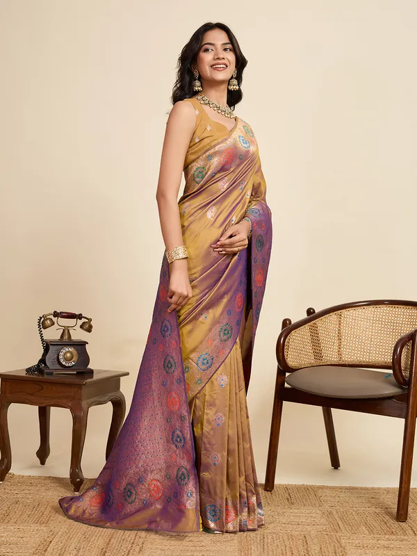 Tantvi_Butta_Bliss_Banarsi_Silk_Jacquard_Saree