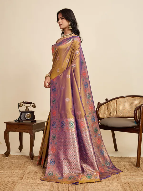 Tantvi_Butta_Bliss_Banarsi_Silk_Jacquard_Saree
