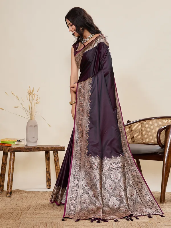 Tantvi_Maroon_Majesty_Silk_Satin_Saree