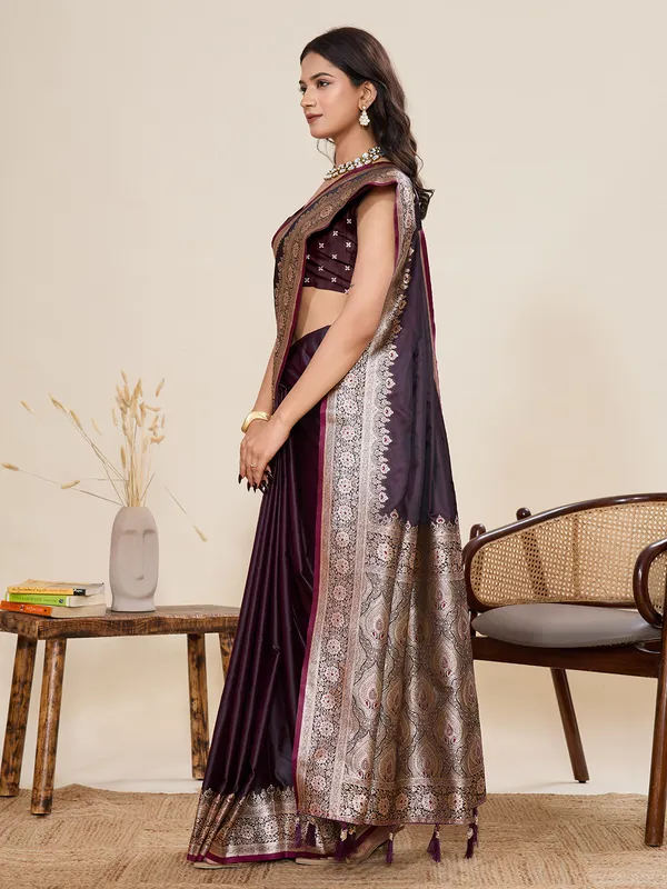 Tantvi_Maroon_Majesty_Silk_Satin_Saree