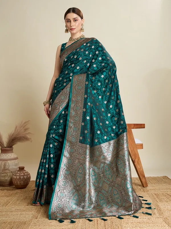 Tantvi_Emerald_Empress_Banarsi_Silk_Jacquard_Saree