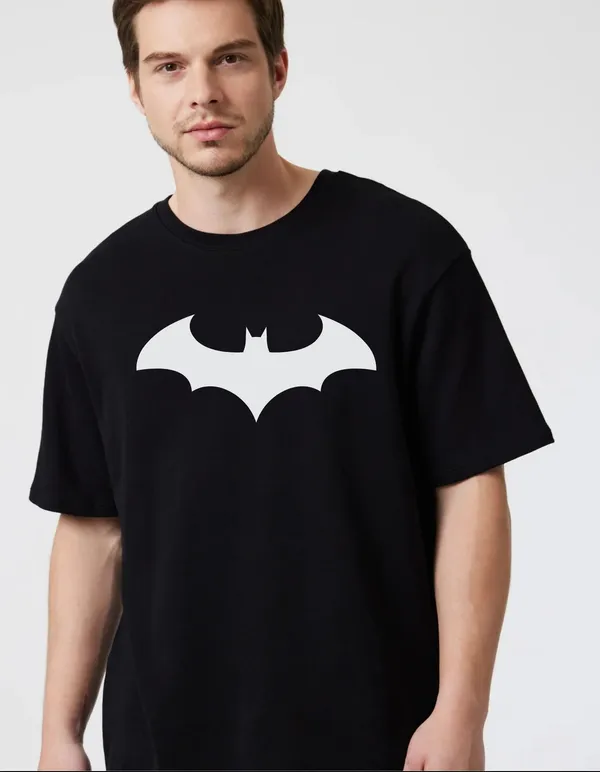 Black_Cotton_Blend_Trendy_Battman_T-Shirt_For_Men