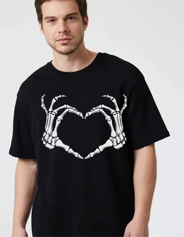Black_Cotton_Blend_Trendy_Hand_Heart_T-Shirt_For_Men
