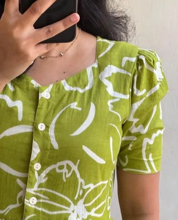 Green_Floral_Midi_Dress_|_Stylish_Green_Printed_Dress_|_Casual_Wear_Midi_Dress_for_Girls_|_Floral_Print_Long_Dress_|_Elegant_Printed_Gown_for_Daily_Wear_|_Green_Party_Wear_Midi_Dress_|_special_for_womens_and_girls