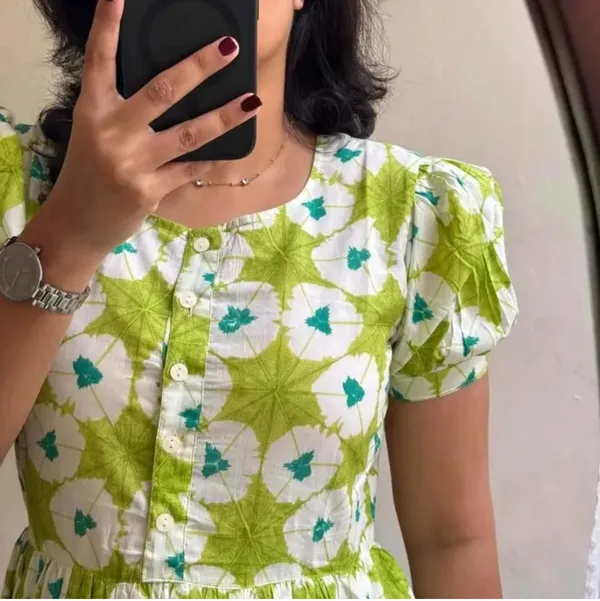 new_trending_green_midi_gown,_puff_sleeve_dress,_rayon_floral_midi,_stylish_green_gown_for_women,_summer_casual_wear_dress,_soft_rayon_green_frock,_latest_midi_gown_2025,_daily_wear_midi_for_girls,_comfortable_fit_&_flare_midi,_elegant_floral_green_dress