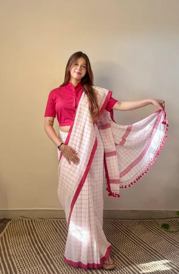 Ivory_Checkered_Mulmul_Cotton_Saree_with_Kantha_Work_&_Red_Tassels