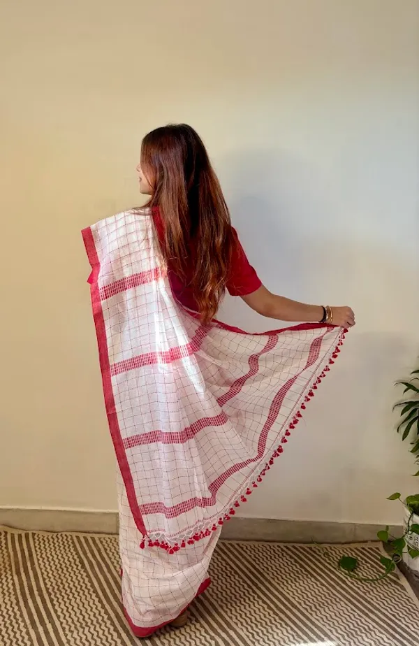 Ivory_Checkered_Mulmul_Cotton_Saree_with_Kantha_Work_&_Red_Tassels