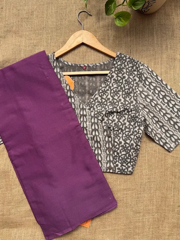 Plum_Purple_Mulmul_Saree_with_Grey_Horse_Motif_3/4_sleeve_Contrast_Blouse_Set