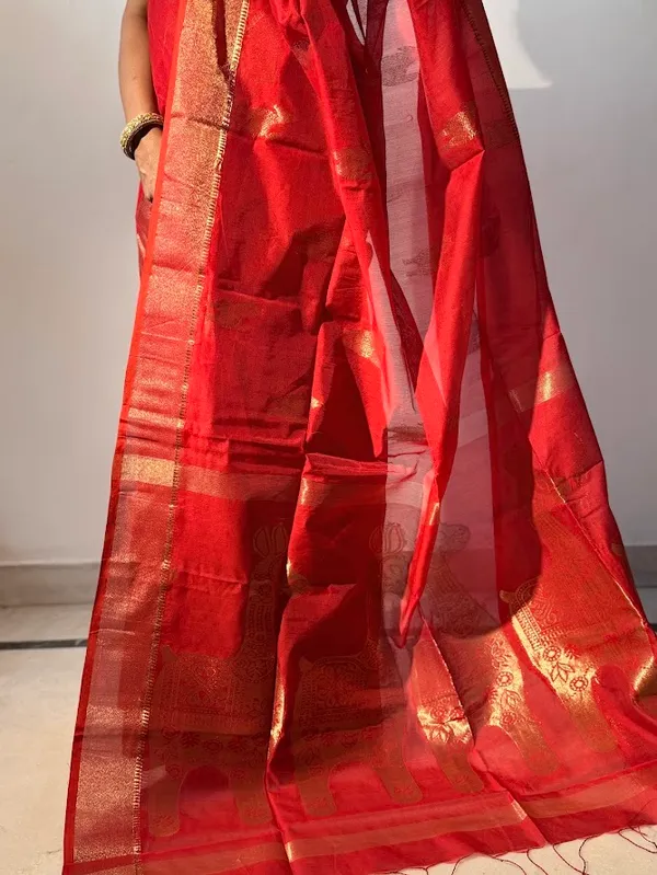 Brick_Red_Festive_Handloom_Cotton_Silk_Saree_with_Metallic_Copper_Horse_Motifs_&_Zari_Border