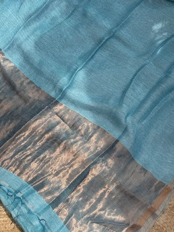 Aqua_Blue_Silk_Linen_Handloom_Saree_with_Copper_Zari_Pallu