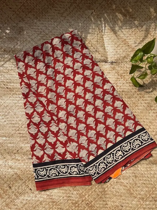 Bagru_Floral_Buti_Hand_Block__Cotton_Saree