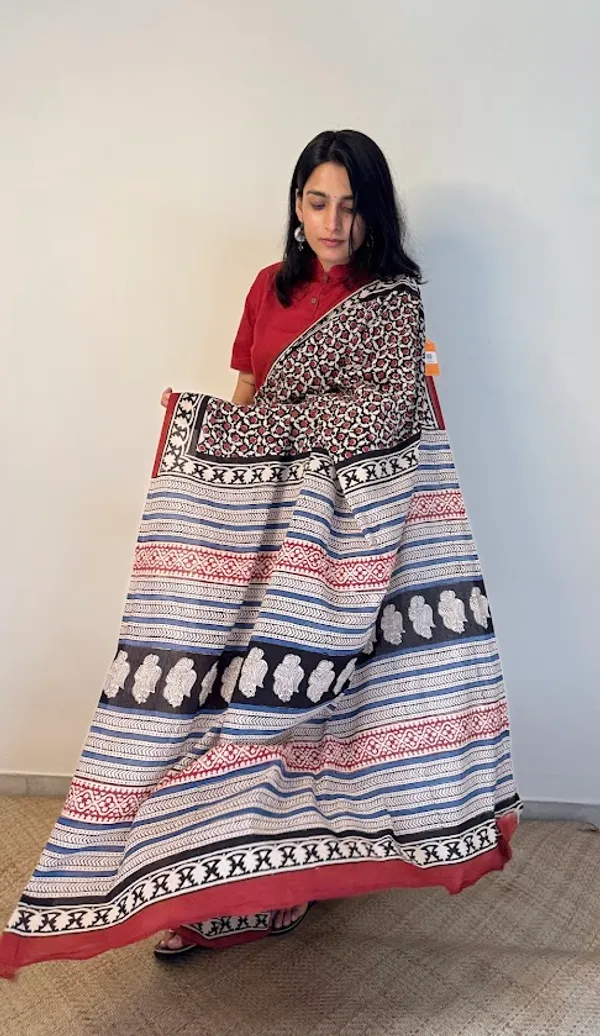 Bagru_Gulnaar_Floral_Mulmul_Saree_with_Blouse_Piece
