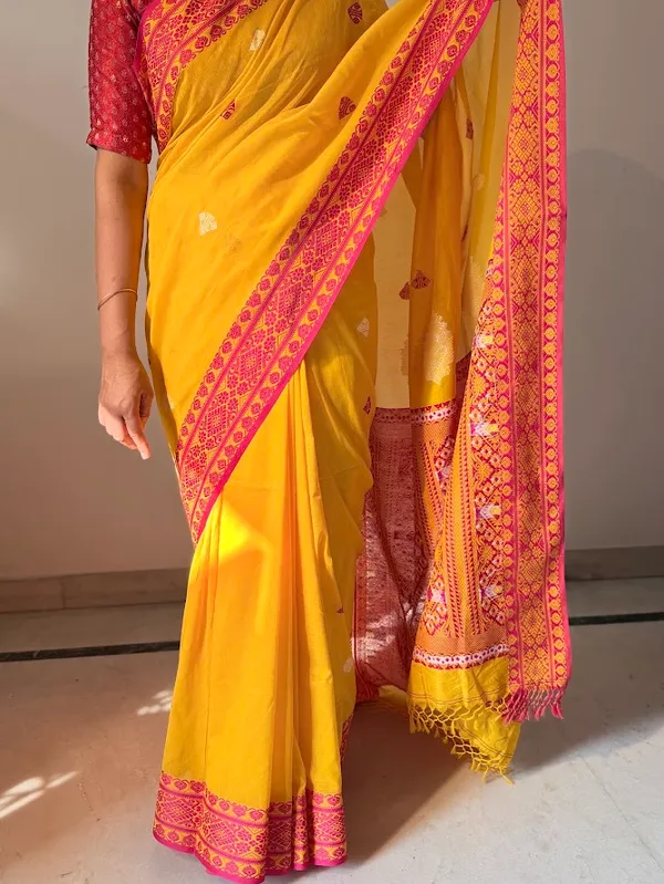 Bright_Sunshine_Yellow_Pure_Cotton_Handloom_Saree_with_Magenta_Baluchari_Motif_Pallu_&_Border
