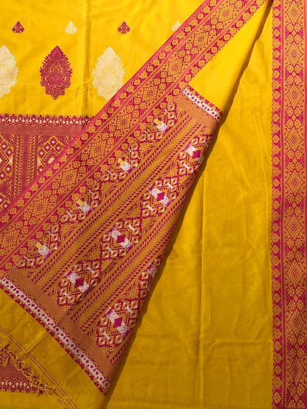 Bright_Sunshine_Yellow_Pure_Cotton_Handloom_Saree_with_Magenta_Baluchari_Motif_Pallu_&_Border