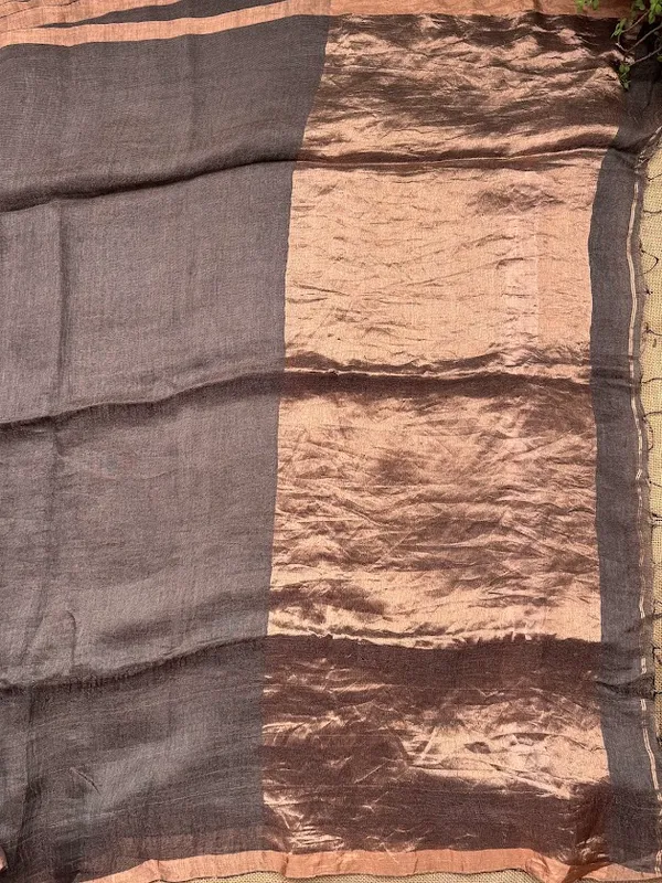 Earthy_Mocha_Pure_Silk_Linen_Handloom_Saree_with_Copper_Zari_Pallu