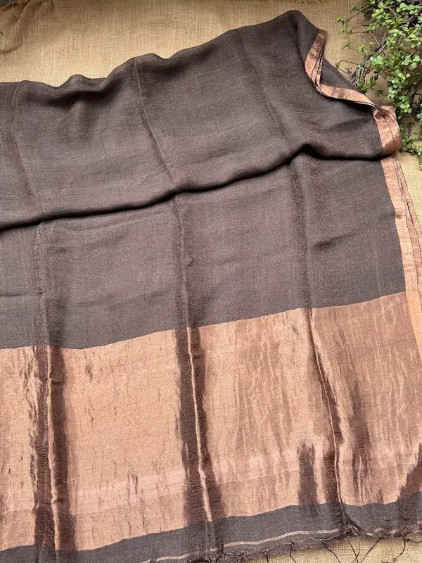 Earthy_Mocha_Pure_Silk_Linen_Handloom_Saree_with_Copper_Zari_Pallu