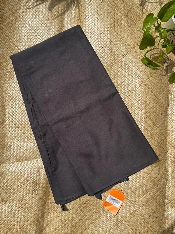 Classic_Black_Mulmul_Saree_with_fabric_tassels