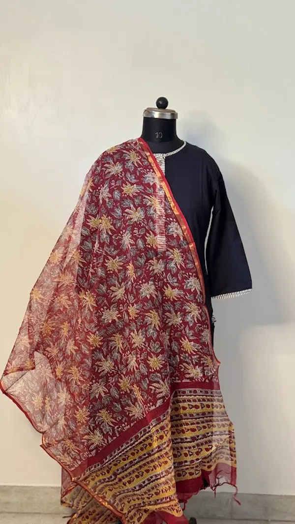 Crimson_Wildflower_Kota_Doriya_Dupatta