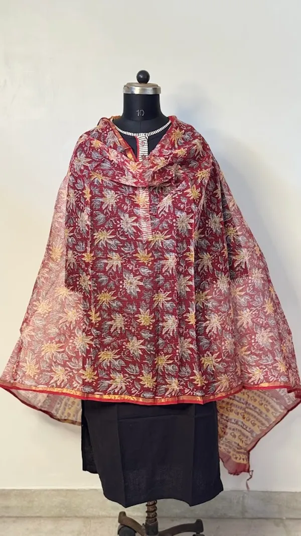 Crimson_Wildflower_Kota_Doriya_Dupatta