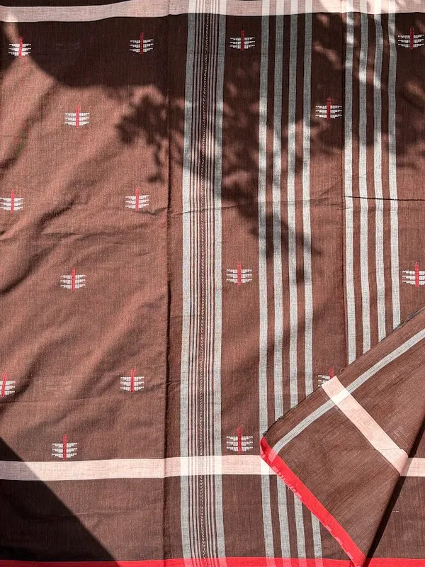Deep_Cocoa_Brown_Dhaniakhali_Cotton_Handloom_Saree_with_Geometric_Arrow_Motifs_&_Coral_Red_Border