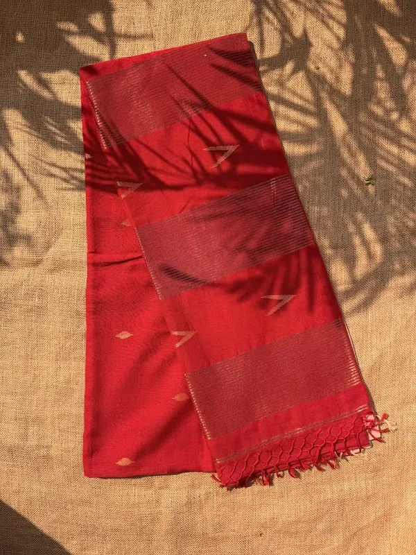 Deep_Red_Festive_Pure_Cotton_Handloom_Saree_with_Copper_Zari_Motifs_&_Striped_Pallu