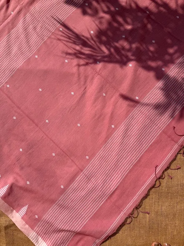 Dusty_Rose_Pink_Dhaniakhali_Pure_Cotton_Handloom_Saree_with_White_Butis_&_Temple_Border_(Handloom_Mark_Certified)