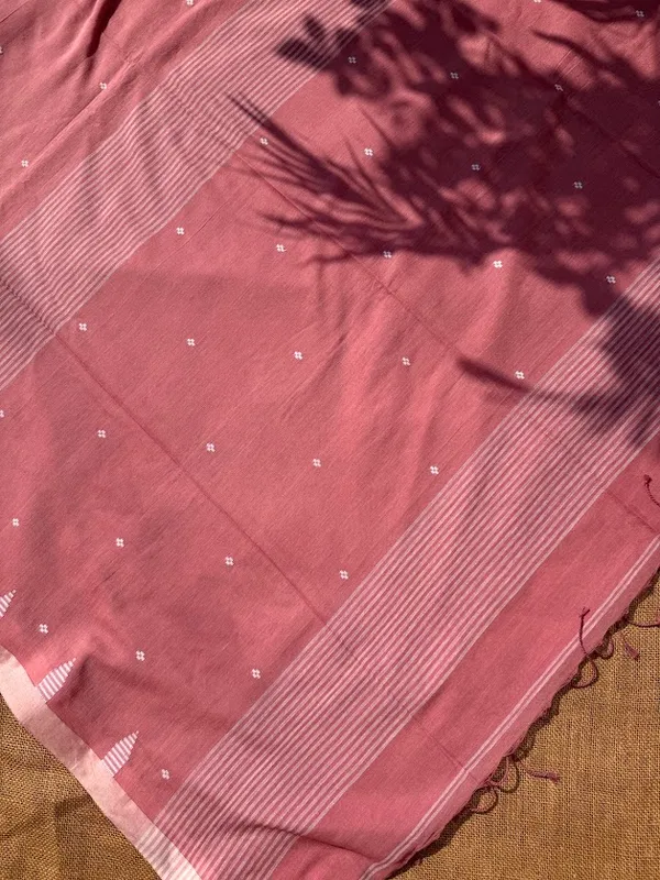 Dusty_Rose_Pink_Dhaniakhali_Pure_Cotton_Handloom_Saree_with_White_Butis_&_Temple_Border_(Handloom_Mark_Certified)