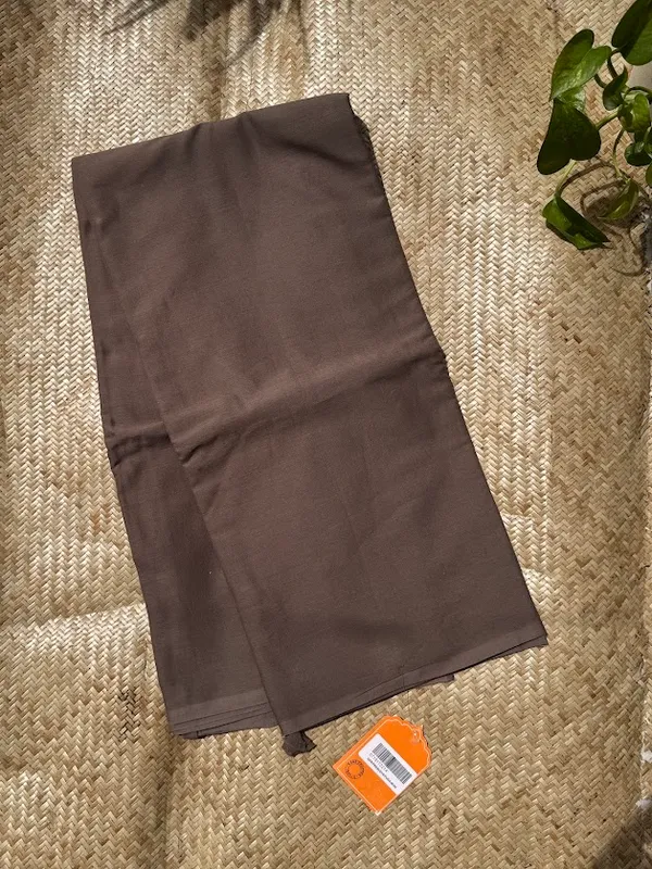 Earth_Brown_Mulmul_Saree_with_Rust_Script_3/4_sleeves__Contrast_Blouse_Set