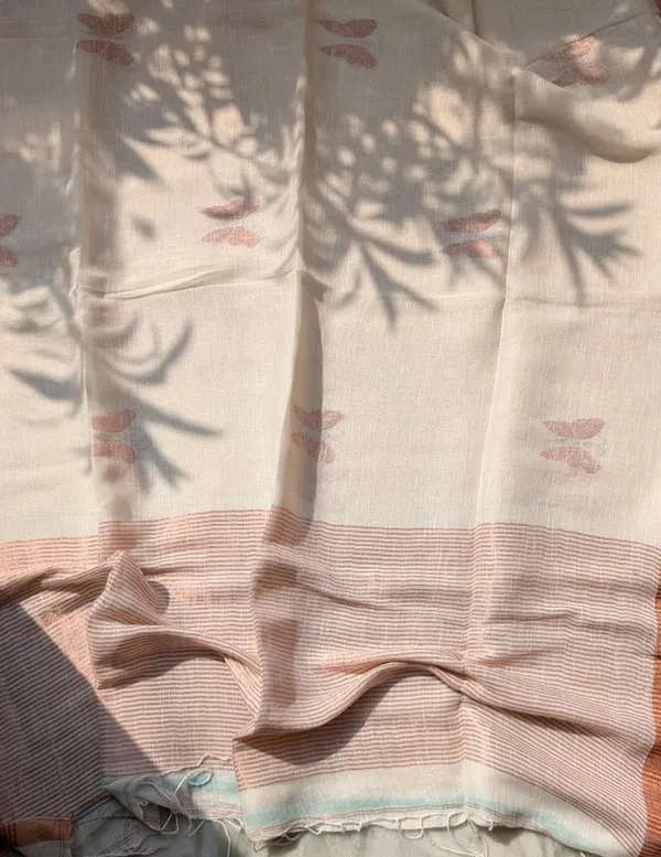 Ethereal_Ivory_Butterfly_Handloom_Linen_Saree