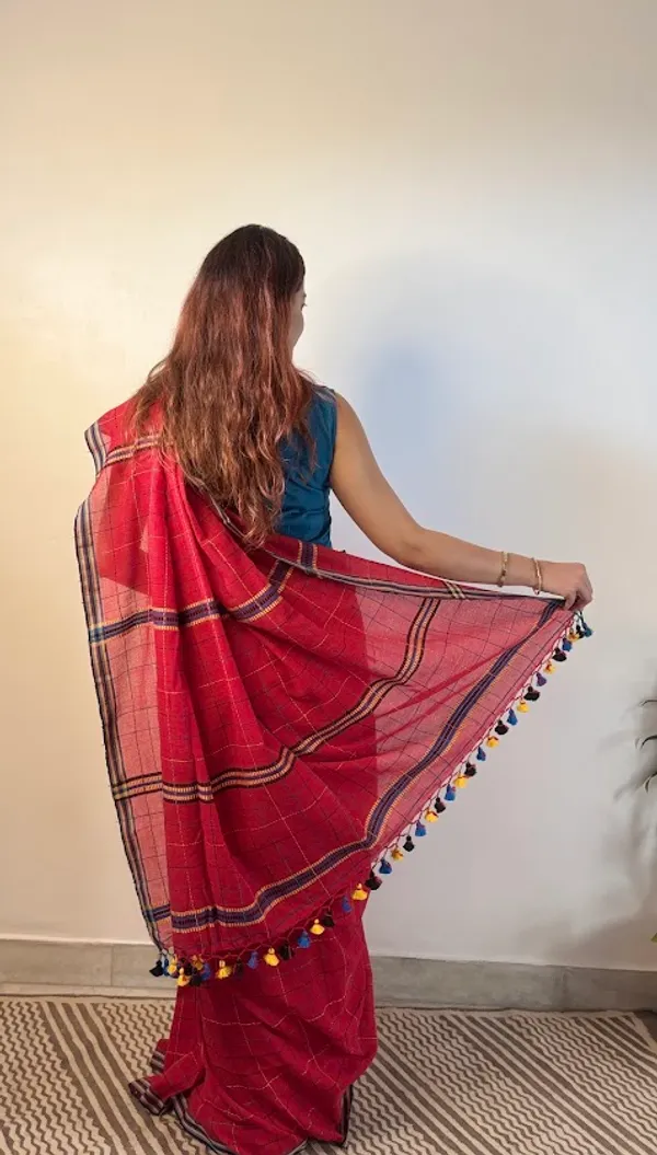 Crimson_Checkered_Mulmul_Cotton_Saree_with_Kantha_Work_&_Tassels