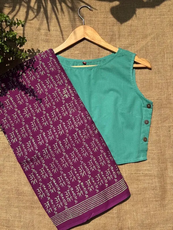 Jamuni_Lipi_Print_Mulmul_Saree_with_Contrast_Sea_Green_Blouse_Piece