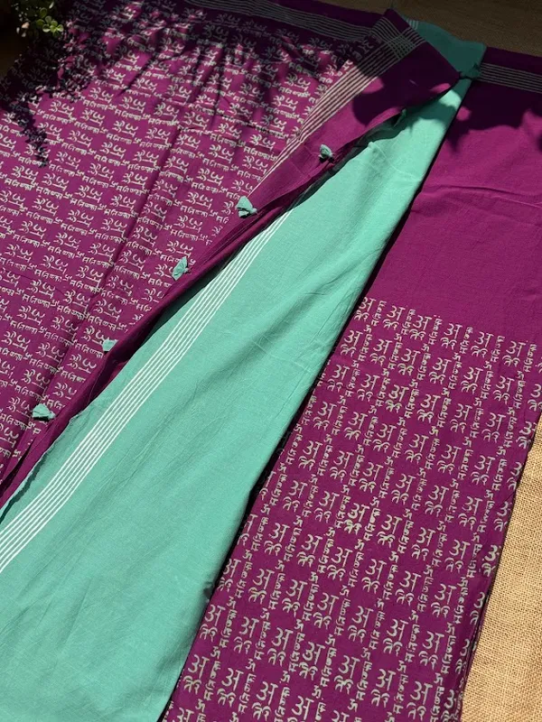 Jamuni_Lipi_Print_Mulmul_Saree_with_Contrast_Sea_Green_Blouse_Piece