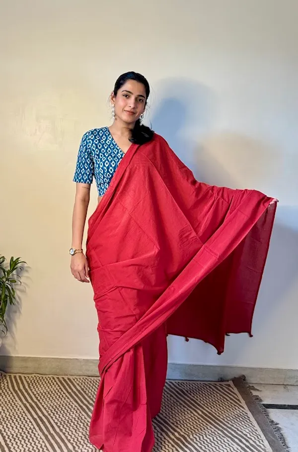Scarlet_Red_Plain_Mulmul_Saree_with_Fabric_Tassels