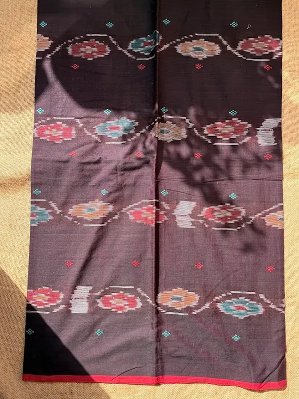 Handwoven_Dhaniakhali_Cotton_Saree_in_Deep_Cocoa_Brown_with_Crimson_Red_Accent_Border