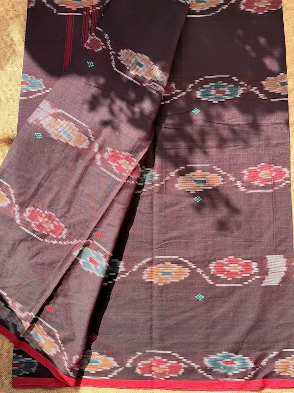 Handwoven_Dhaniakhali_Cotton_Saree_in_Deep_Cocoa_Brown_with_Crimson_Red_Accent_Border
