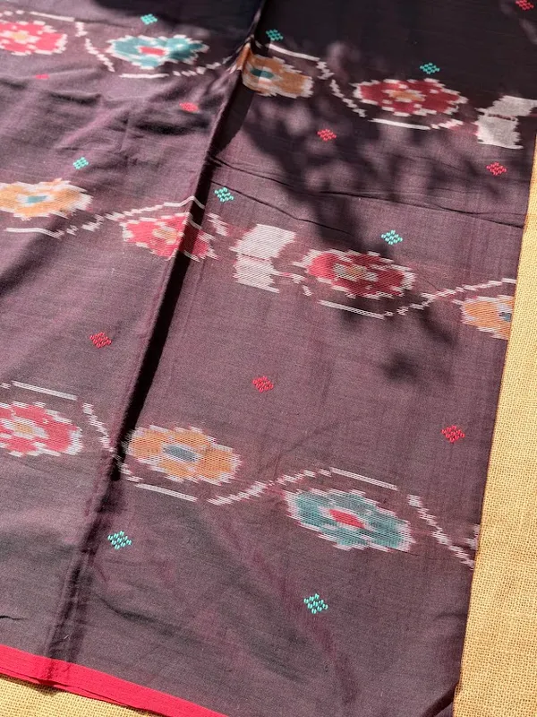 Handwoven_Dhaniakhali_Cotton_Saree_in_Deep_Cocoa_Brown_with_Crimson_Red_Accent_Border