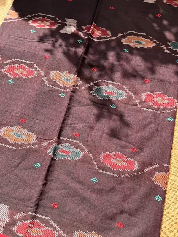 Handwoven_Dhaniakhali_Cotton_Saree_in_Deep_Cocoa_Brown_with_Crimson_Red_Accent_Border