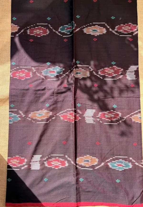 Handwoven_Dhaniakhali_Cotton_Saree_in_Deep_Cocoa_Brown_with_Crimson_Red_Accent_Border