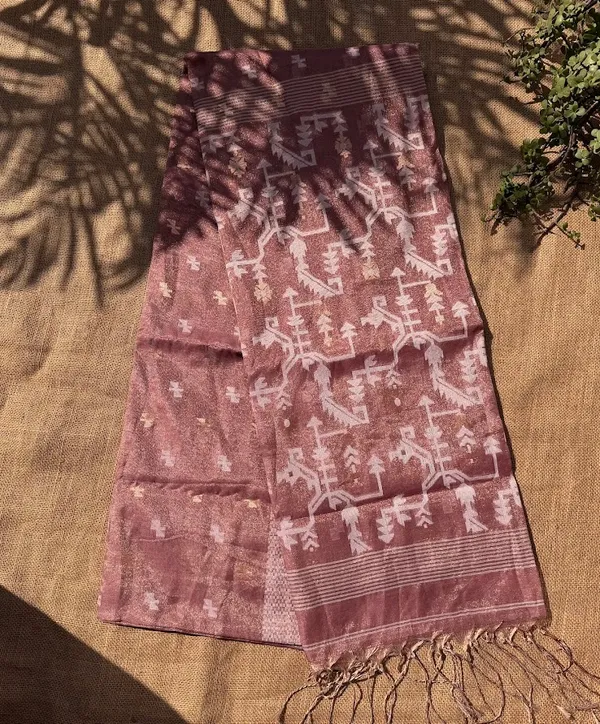 Handwoven_Dusty_Mauve_Onion_Pink_Metallic_Tissue_Saree_featuring_Jamdani_Weave_&_Tasselled_Pallu_(Handloom_Mark_Certified)