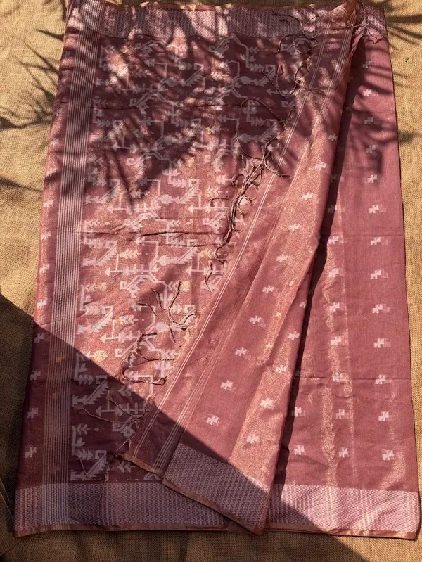 Handwoven_Dusty_Mauve_Onion_Pink_Metallic_Tissue_Saree_featuring_Jamdani_Weave_&_Tasselled_Pallu_(Handloom_Mark_Certified)