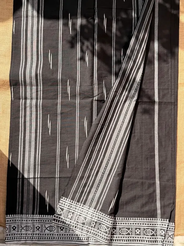 Jet_Black_&_Silver_Grey_Dhaniakhali_Pure_Cotton_Handloom_Saree_with_Fish_Motif_Jamdani_Border